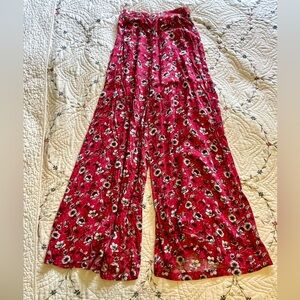 20% OFF BUNDLES! Urban Outfitters Wideleg Pants. Red & White Floral. Size Small